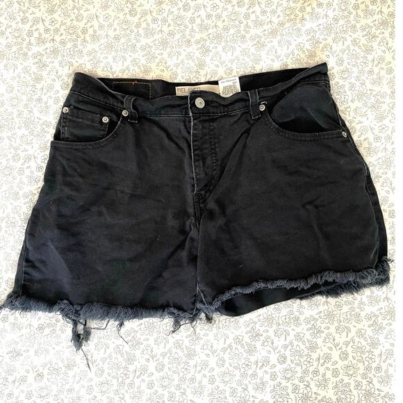 Levi’s 550 Black Cutoff Denim Shorts Women’s 10L - Picture 1 of 7